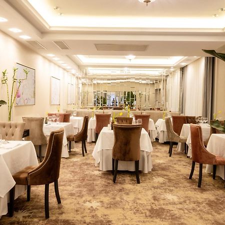 Tresor Le Palais Timisoara, Curio Collection By Hilton Hotel Exterior foto