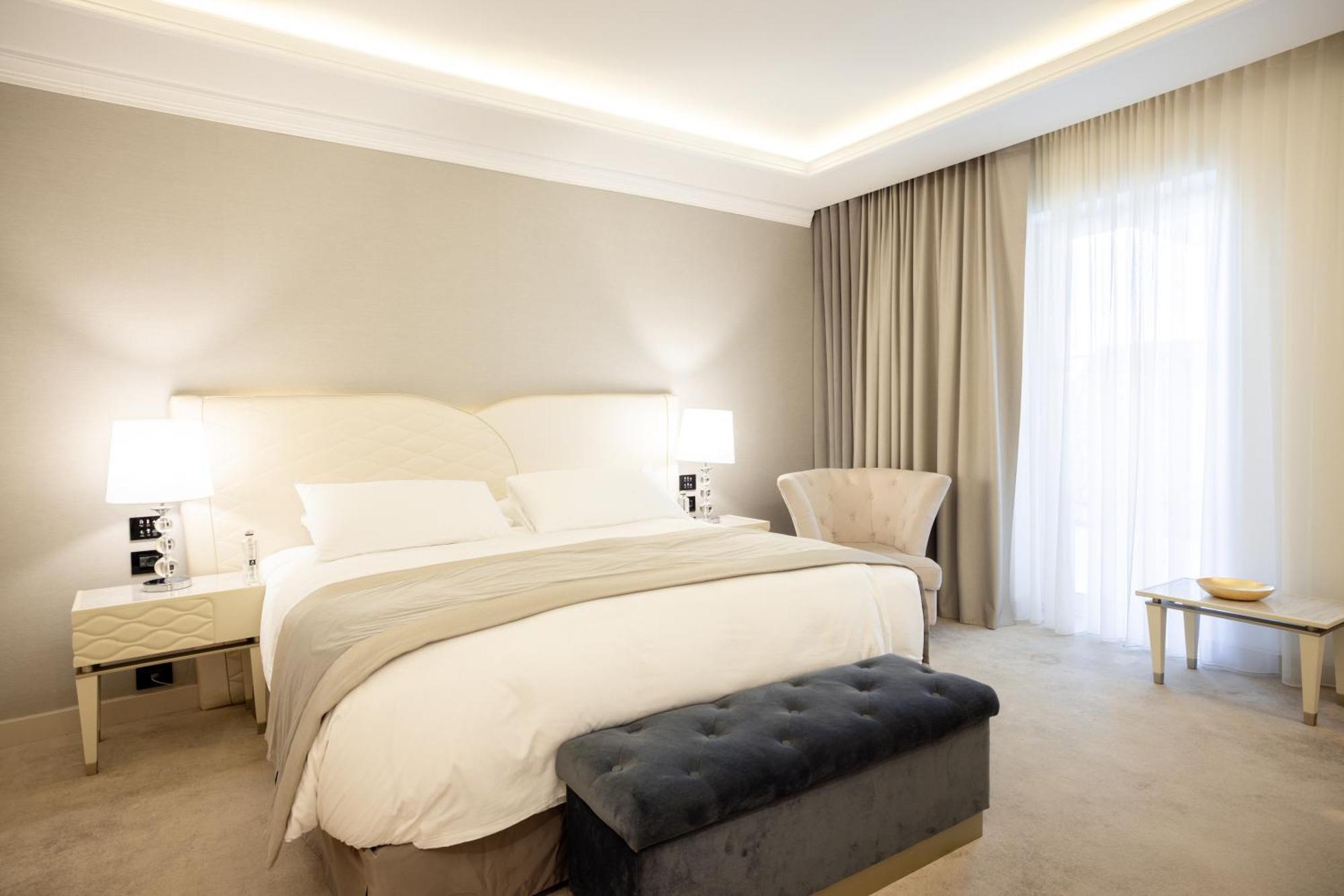 Tresor Le Palais Timisoara, Curio Collection By Hilton Hotel Exterior foto