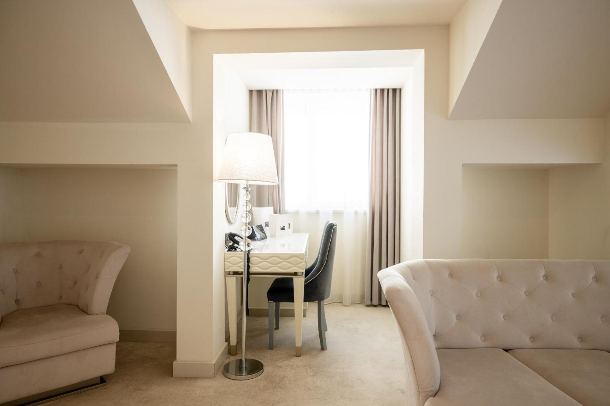 Tresor Le Palais Timisoara, Curio Collection By Hilton Hotel Exterior foto