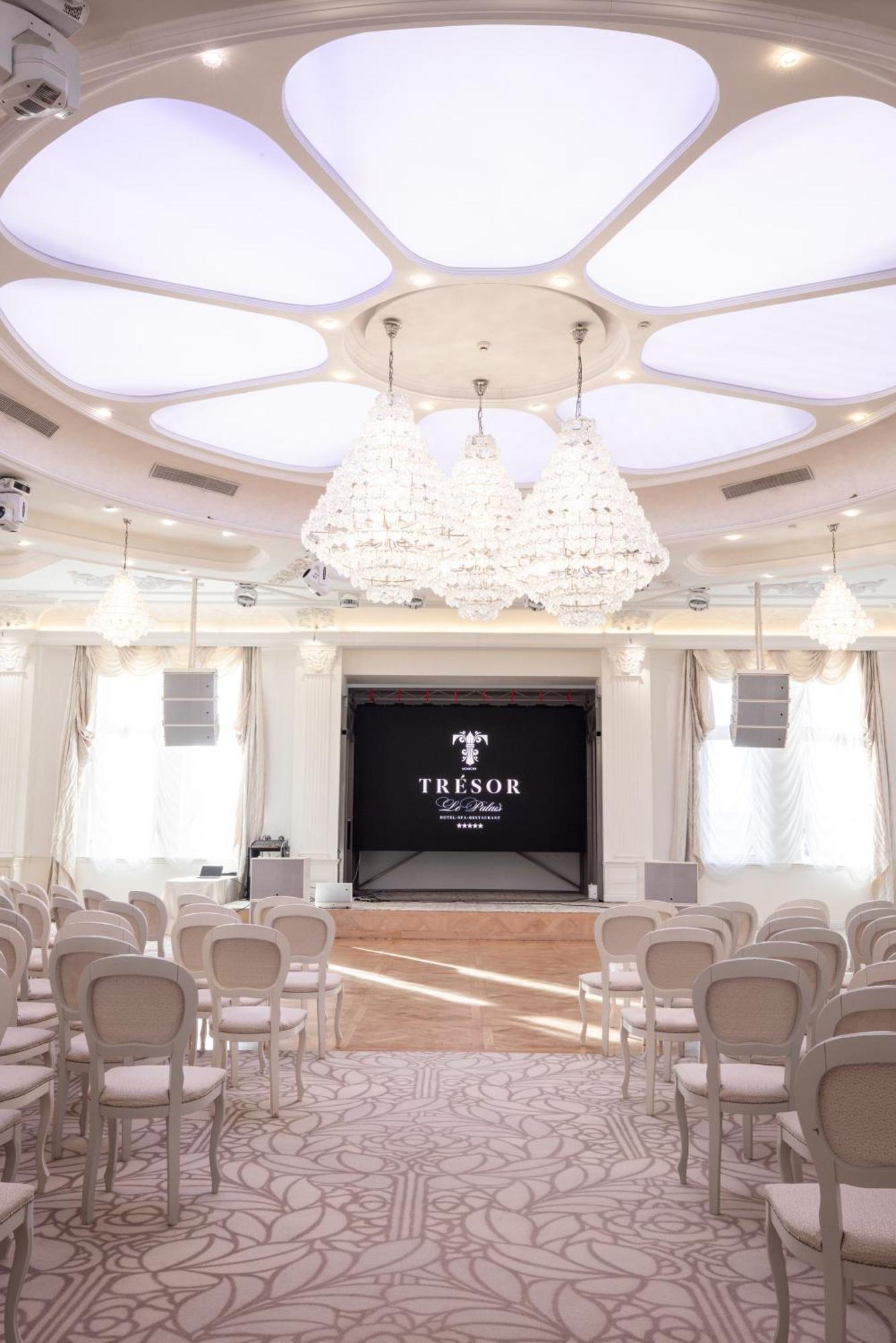 Tresor Le Palais Timisoara, Curio Collection By Hilton Hotel Exterior foto