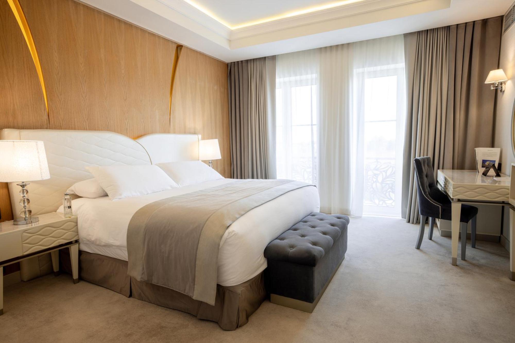 Tresor Le Palais Timisoara, Curio Collection By Hilton Hotel Exterior foto