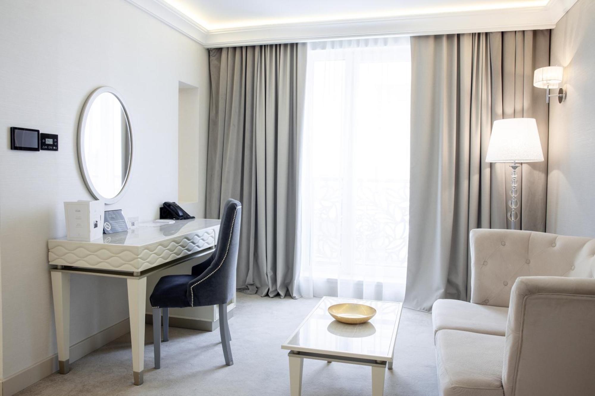 Tresor Le Palais Timisoara, Curio Collection By Hilton Hotel Exterior foto