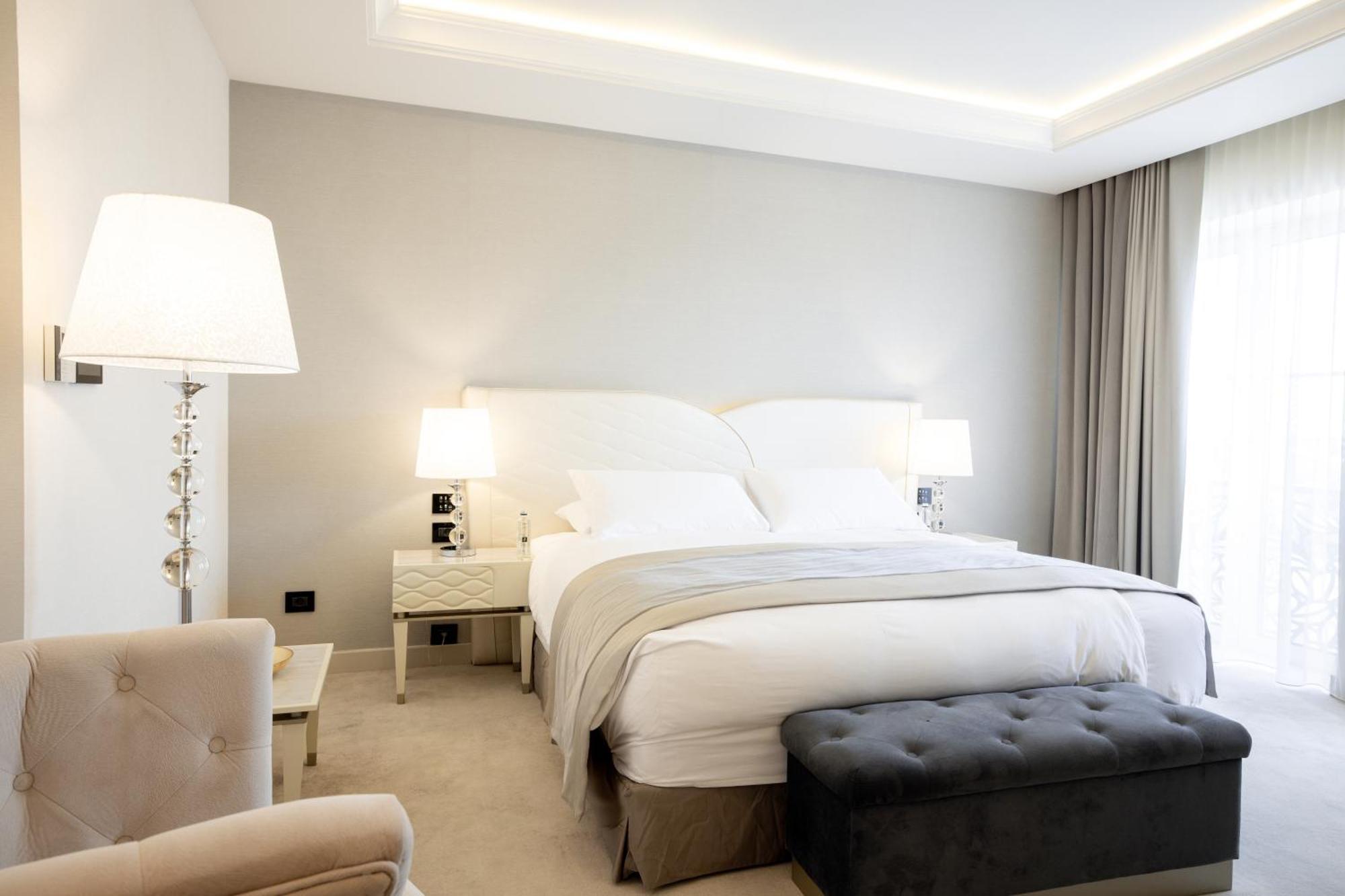Tresor Le Palais Timisoara, Curio Collection By Hilton Hotel Exterior foto