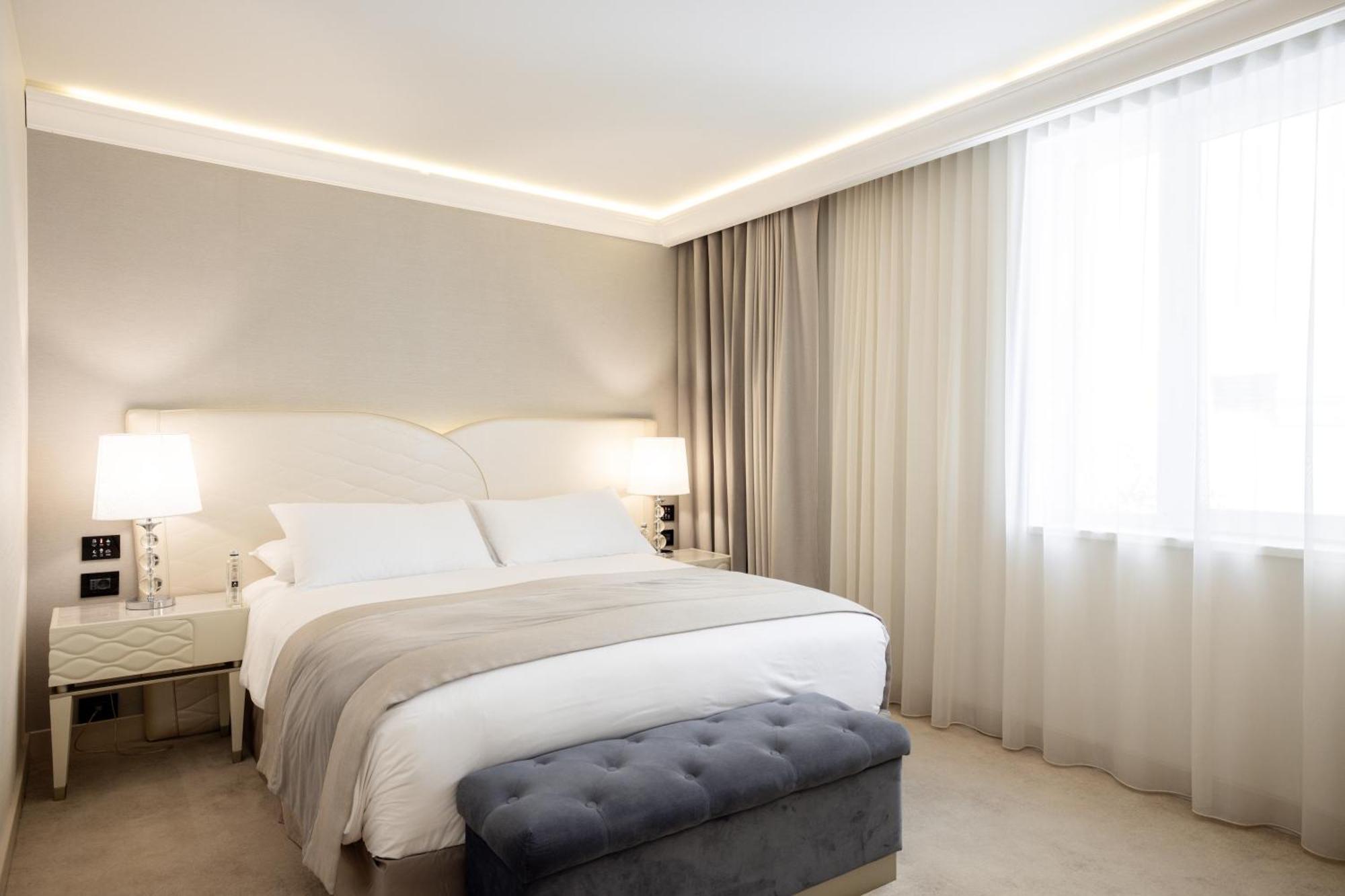 Tresor Le Palais Timisoara, Curio Collection By Hilton Hotel Exterior foto
