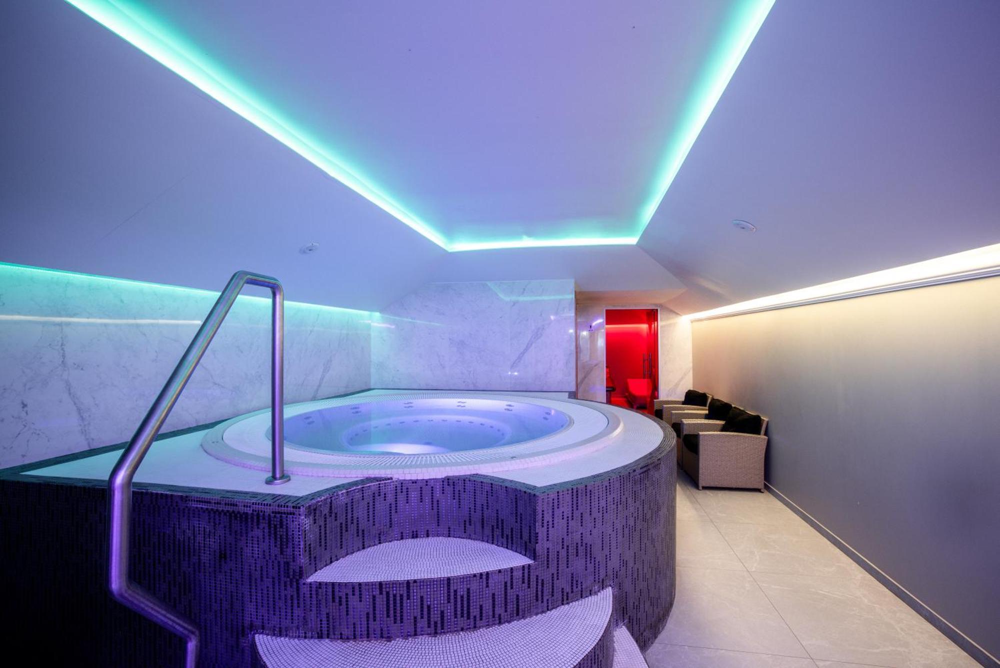 Tresor Le Palais Timisoara, Curio Collection By Hilton Hotel Exterior foto