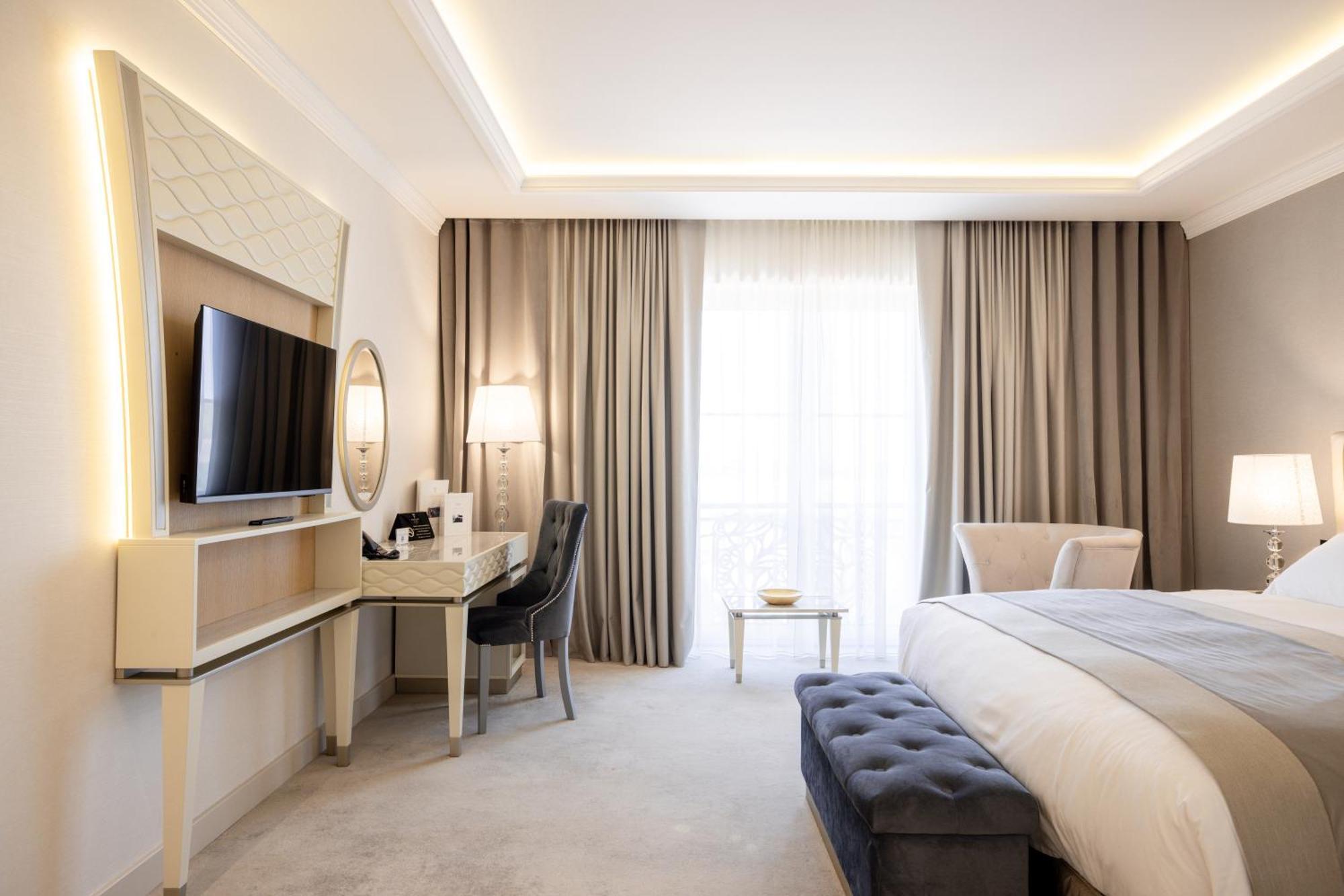 Tresor Le Palais Timisoara, Curio Collection By Hilton Hotel Exterior foto