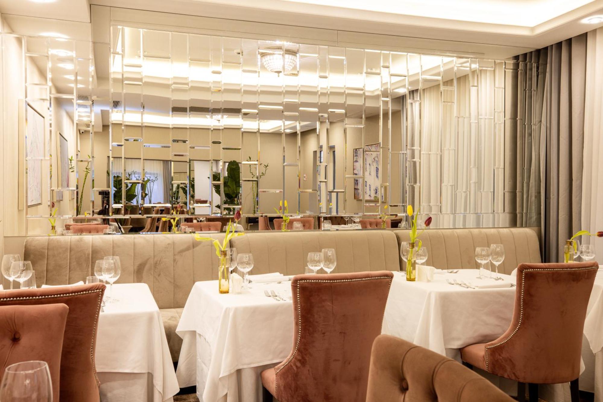 Tresor Le Palais Timisoara, Curio Collection By Hilton Hotel Exterior foto