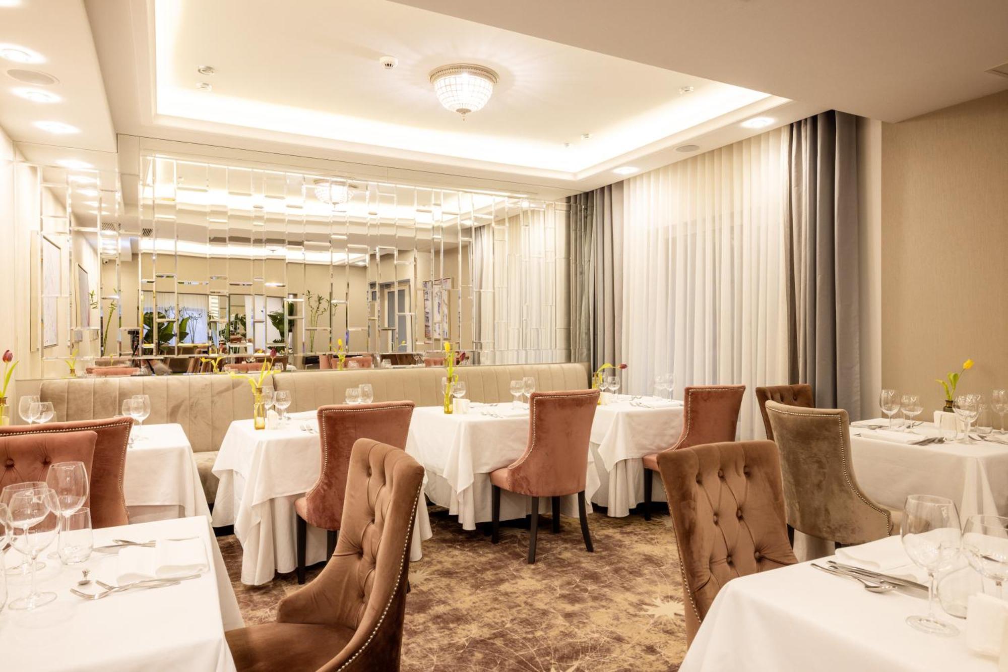 Tresor Le Palais Timisoara, Curio Collection By Hilton Hotel Exterior foto