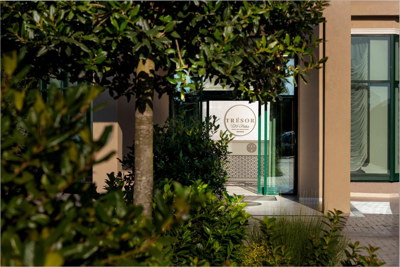 Tresor Le Palais Timisoara, Curio Collection By Hilton Hotel Exterior foto